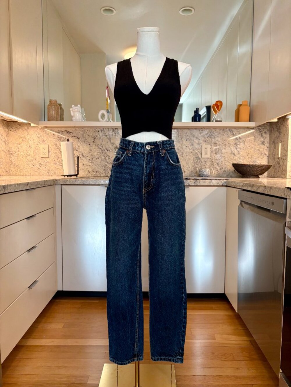 Zara Classic Dark Wash Straight Leg Jeans - size 4 - Picture 2 of 7